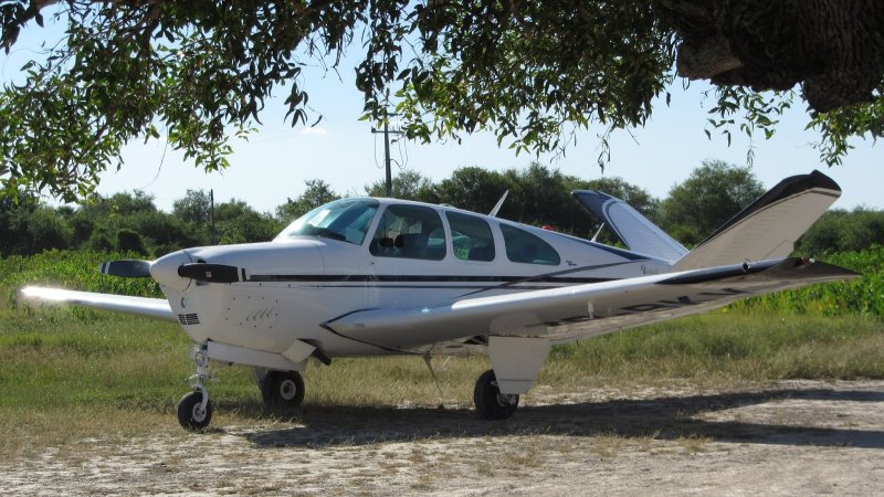 Top RC St Beechcraft Bonanza v35