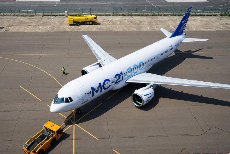 Самолёт МС 21 300