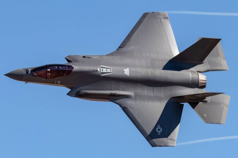 Стелс-истребитель f-35