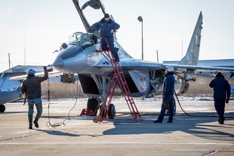 Краснодарском высшем военном авиационном училище летчиков