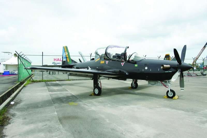 Одноместный Штурмовик Embraer EMB-314 super Tucano
