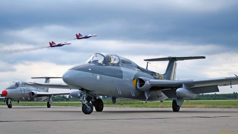 Самолёт л-29 Дельфин