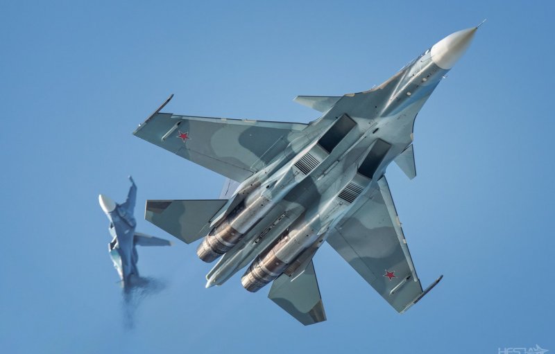 Самолет-истребитель Су-30