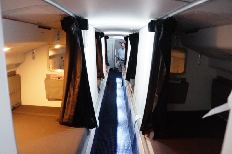 Боинг 777 спальное место экипажа