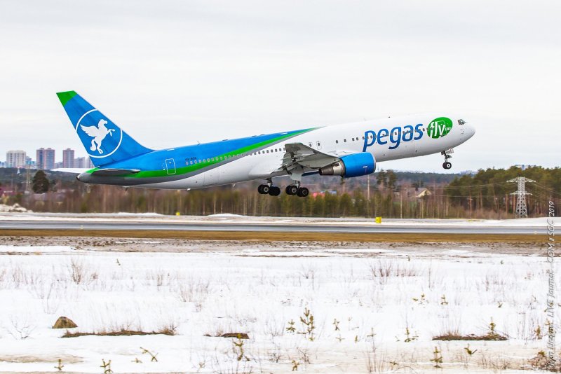 Ikar Airlines 767 Омск