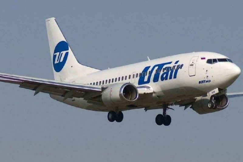 Самолёт Боинг 737-500 Ютэир
