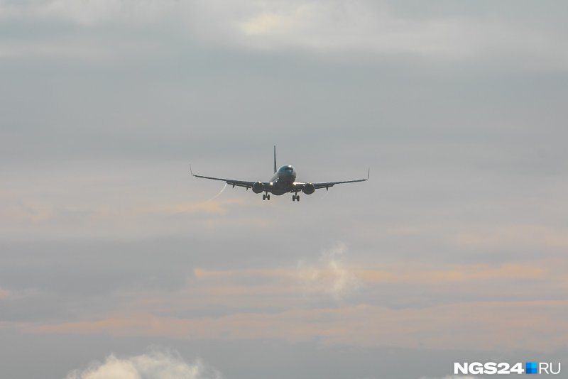 Боинг 737-500 в аэропорту Игарка