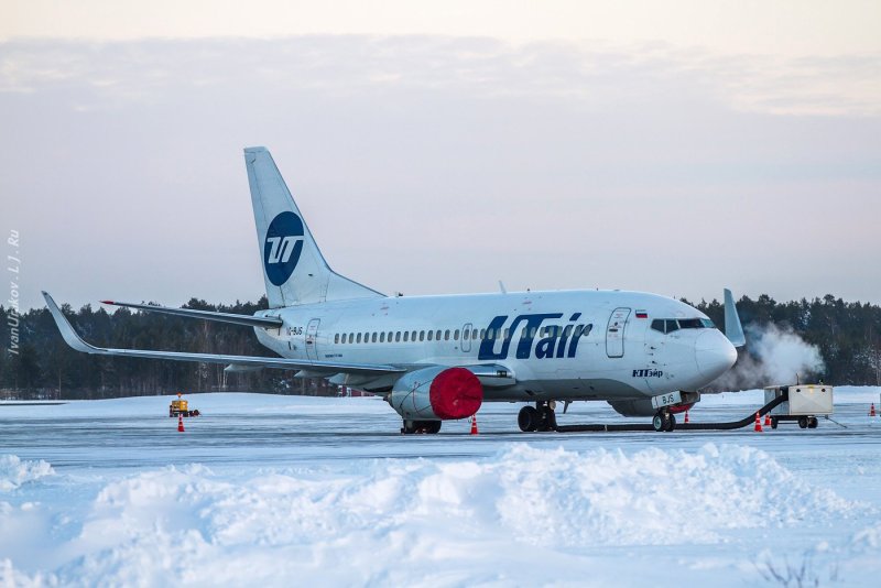 Боинг 737 ЮТЭЙР