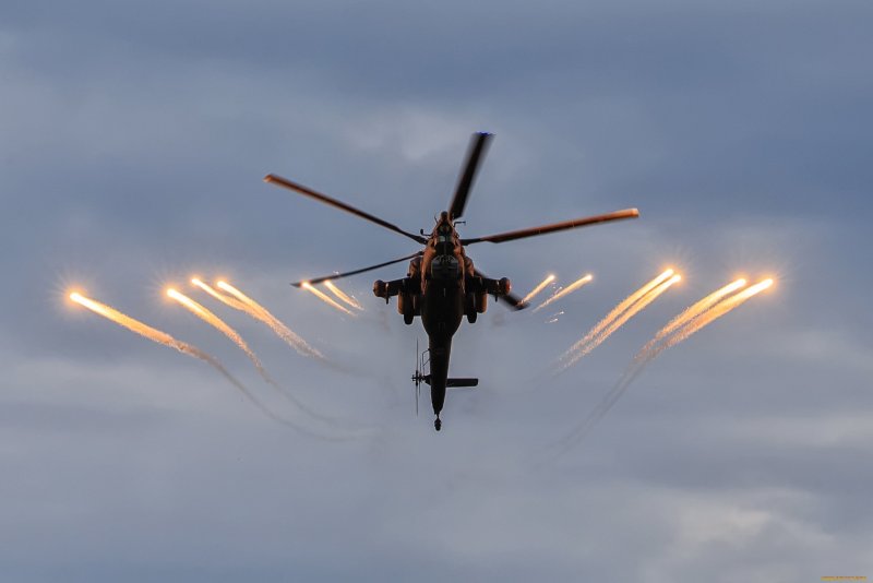 Ми-28 вертолёт стреляет