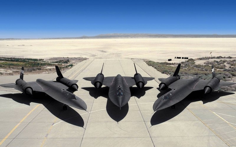 SR-71 Blackbird черный Дрозд