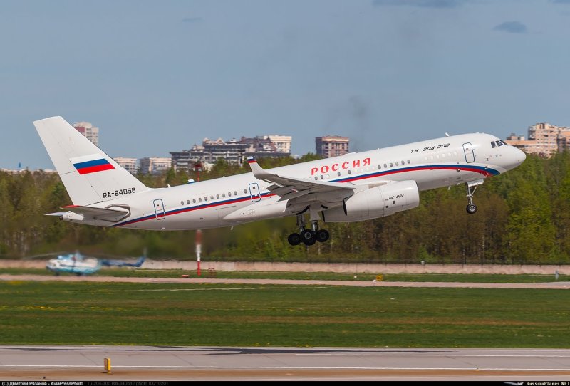 Ту-204 64058