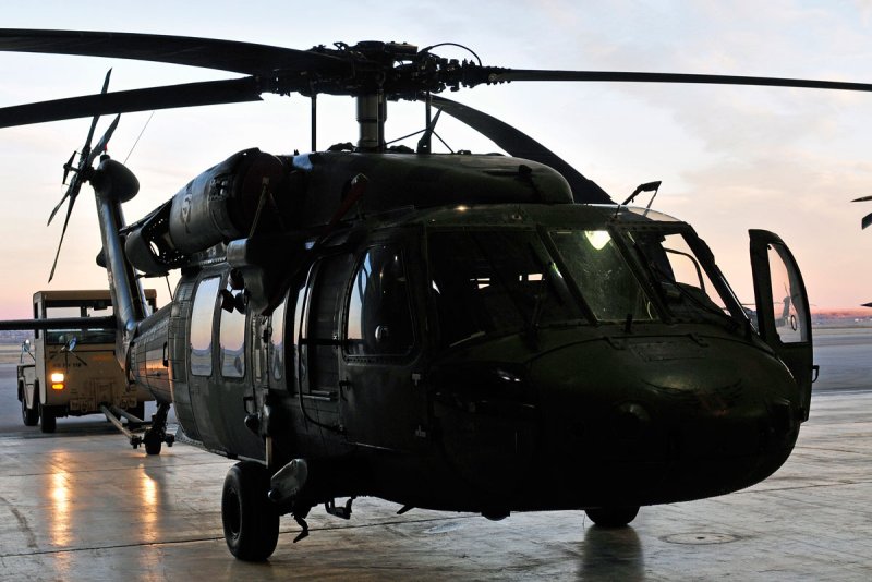 Вертолёт uh-60 Black Hawk