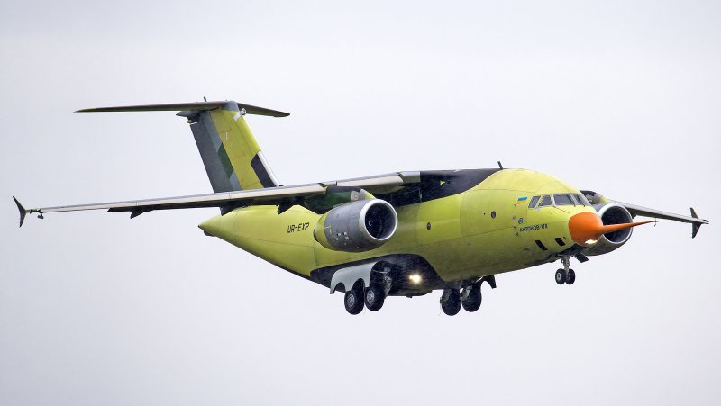 АН-178 транспортный самолёт