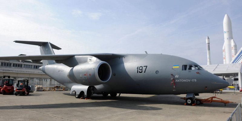 АН-178 транспортный самолёт