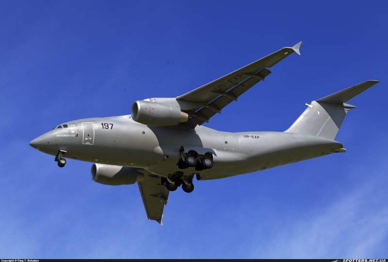 АН-178 транспортный самолёт