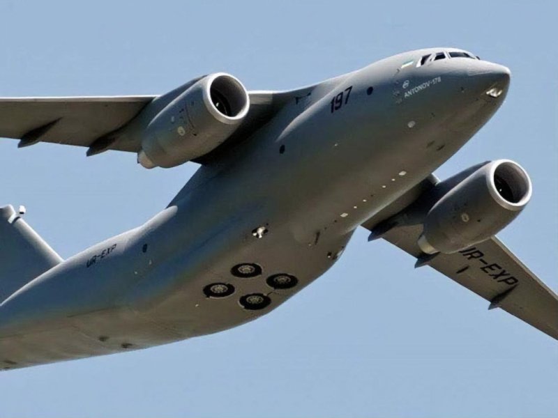 АН 188 самолет