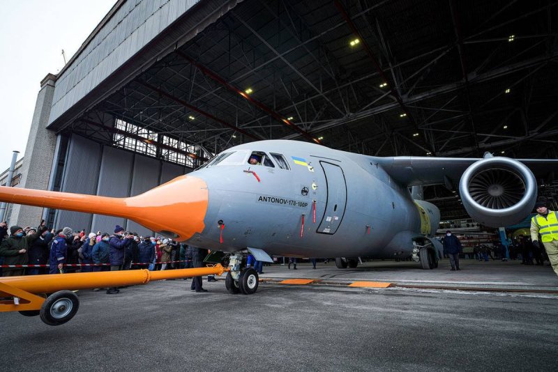 АН-178 реактивный самолёт
