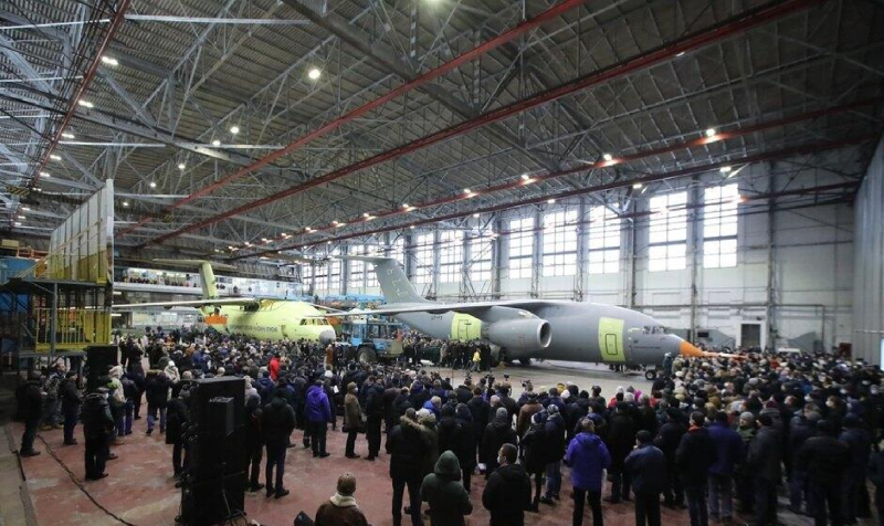 АН-178 транспортный самолёт