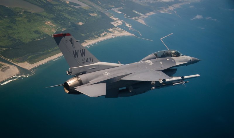 F-16 Fighting Falcon