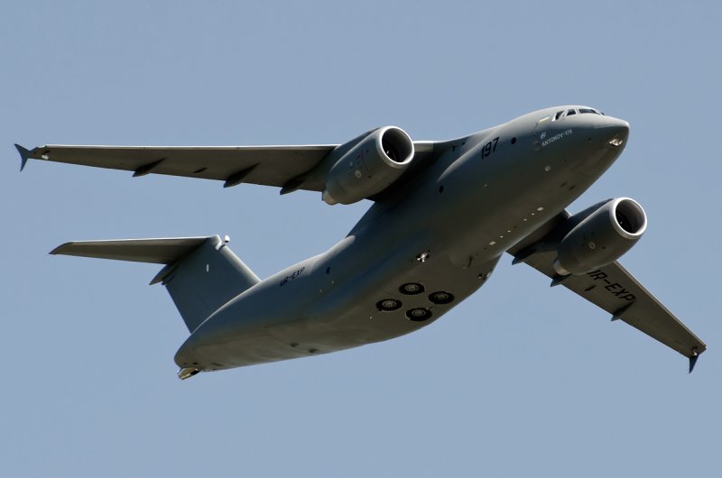 АН-178 транспортный самолёт
