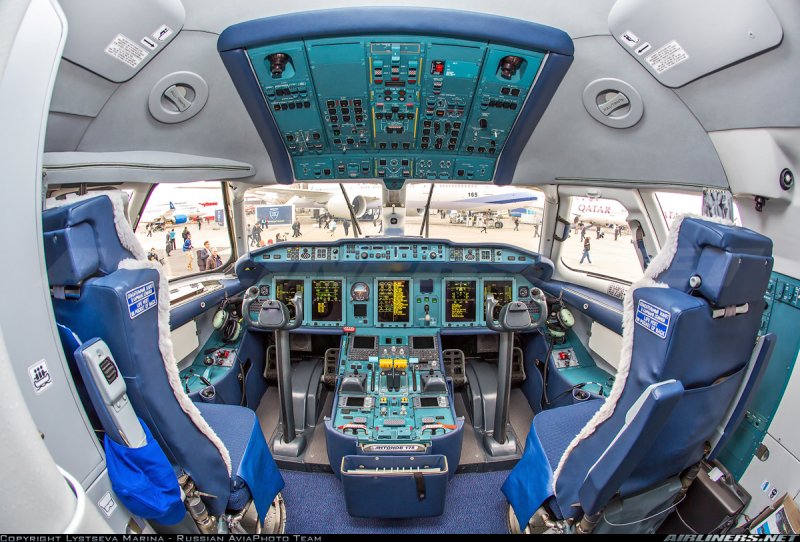 АН 178 салон