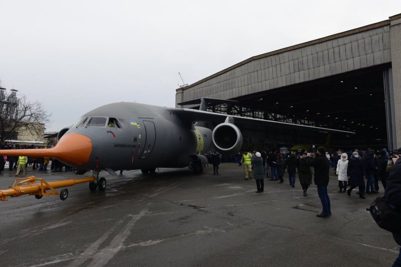 Военно-транспортного самолёта АН-178