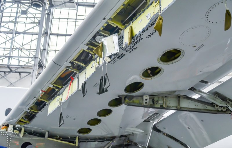 Топливный бак самолета Боинг 737