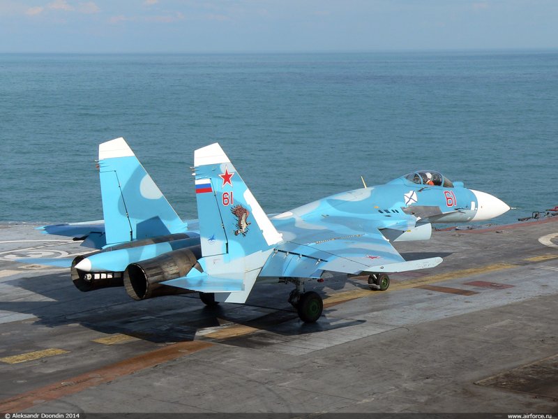 Су-33 палубный истребитель