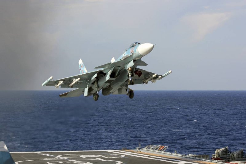 Су-33 палубный истребитель