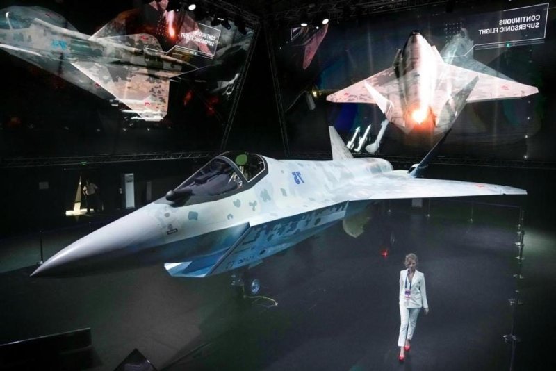 Су 75 самолет Макс 2021