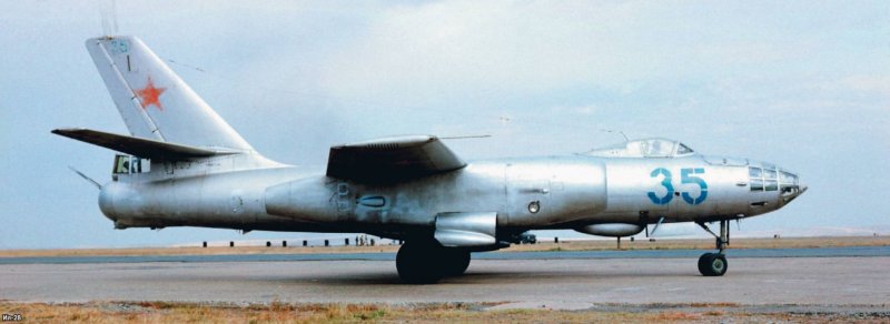 Фронтовой бомбардировщик ил-28