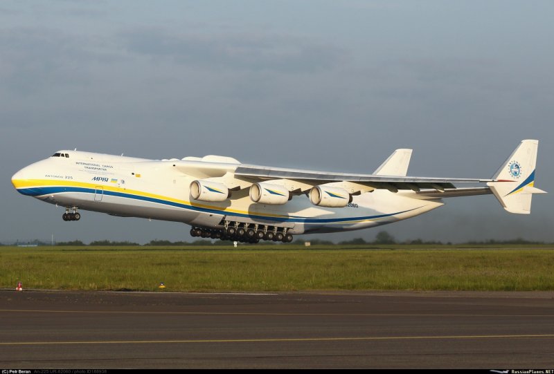 Самолет Мрия АН-225