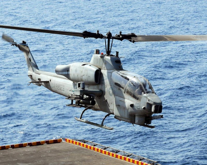 Вертолет Ah-1w "супер Кобра"
