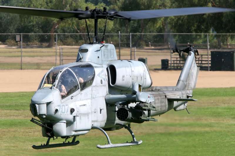 Вертолет Ah-1w "супер Кобра"