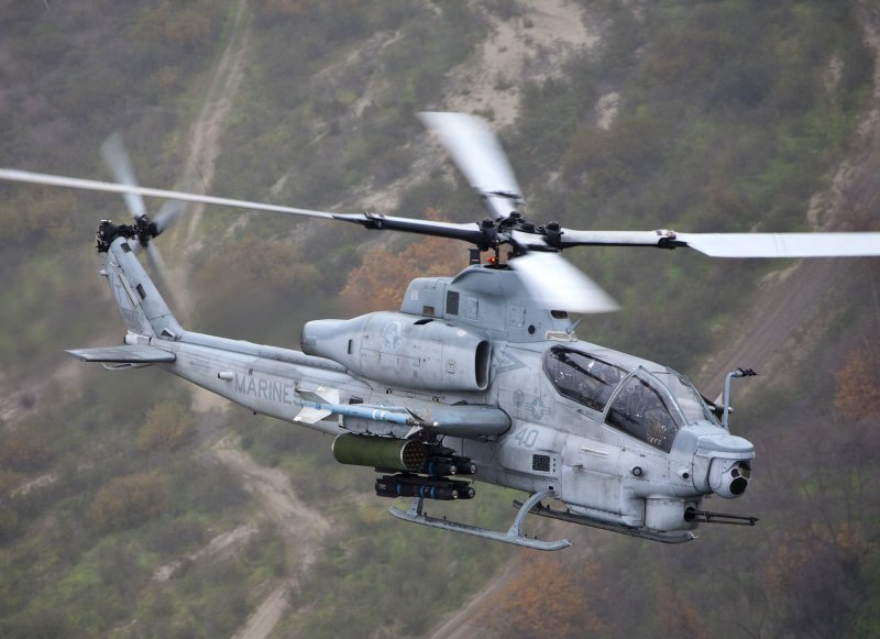 Вертолет Ah-1z Viper