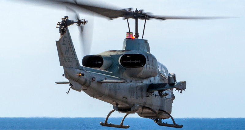 АН-1 Кобра вертолет