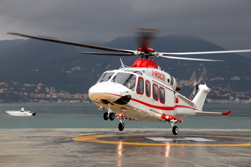 Вертолет Leonardo aw139