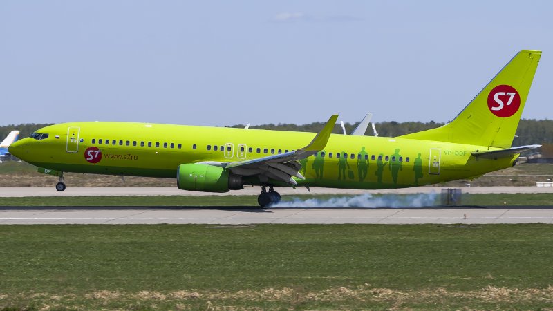 Боинг 737-800 s7