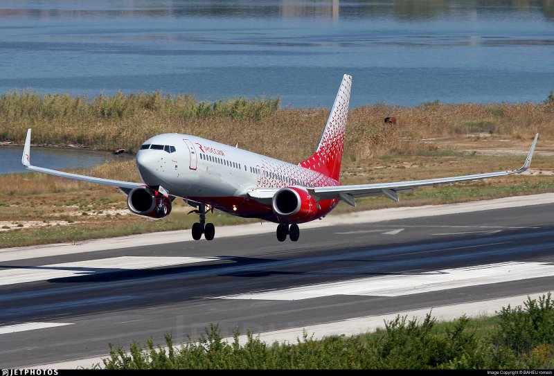 Самолёт авиакомпании Россия Боинг 737-800