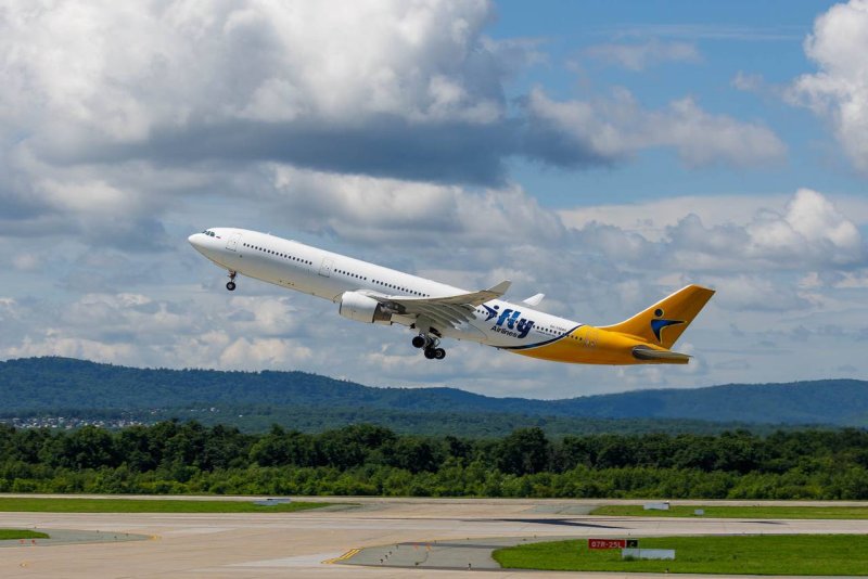 Грузовой самолет 777f