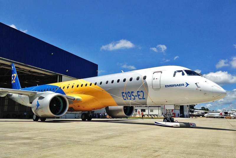 Самолет e195-e2