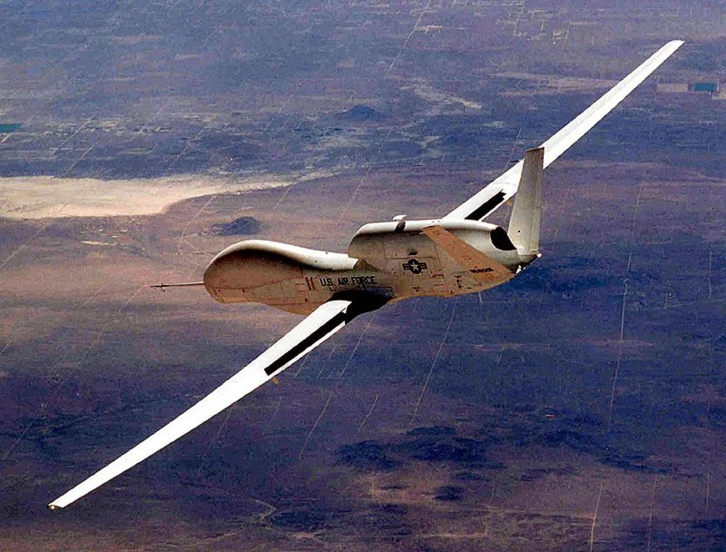 Беспилотник-разведчик RQ-4 Global Hawk