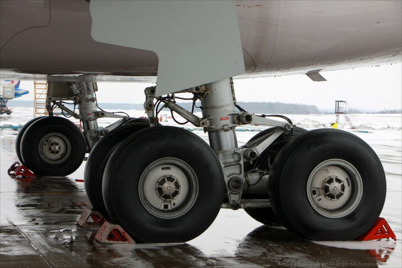 Шасси самолета Боинг 777