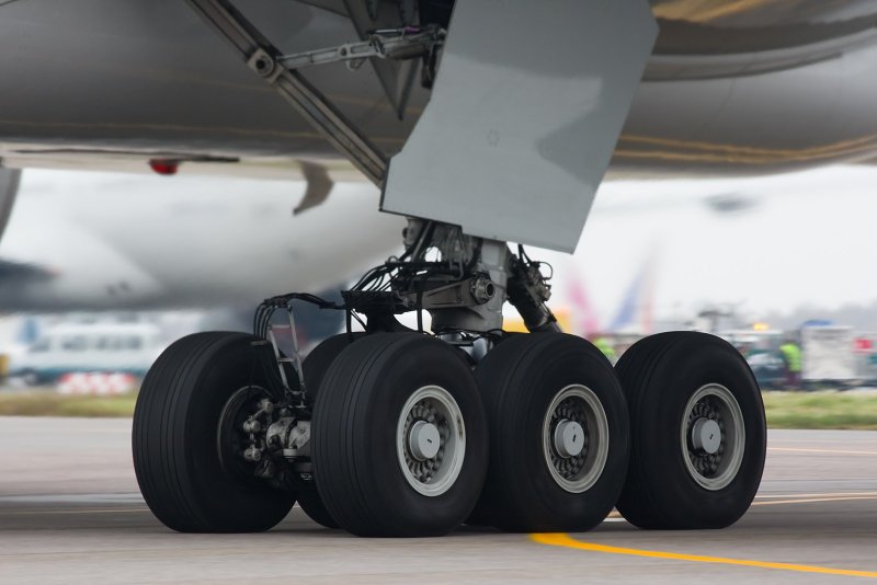 Стойка шасси Боинг 777