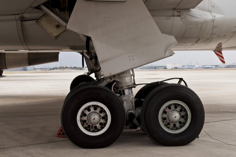 Стойки шасси Boeing 767
