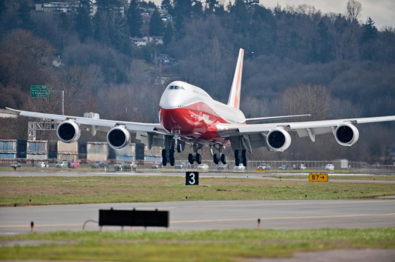 747-8 INTERCONTINENTAL
