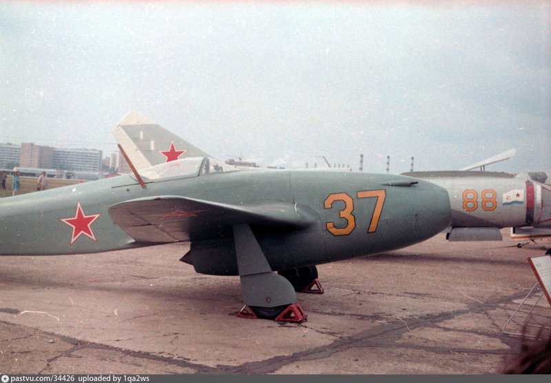 Як-15 реактивный самолёт