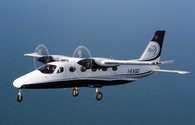 Самолет Tecnam p2012 traveller