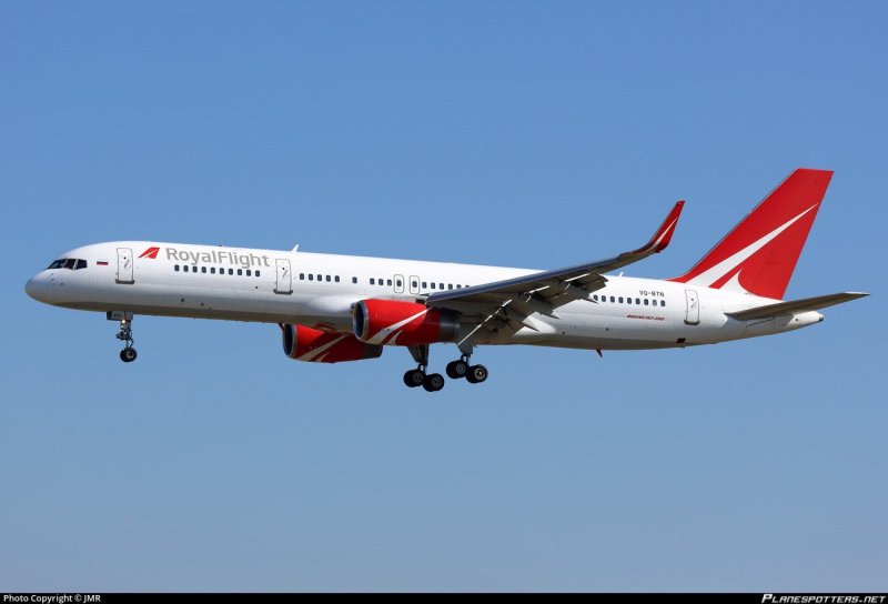 Боинг 757 VQ-btn