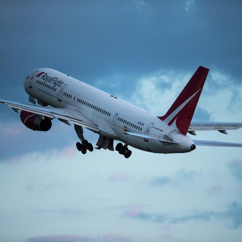 Боинг 757 Роял Флайт